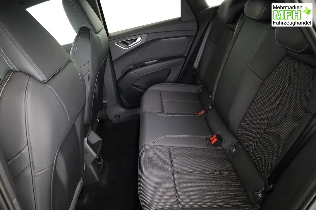 Audi Q4 e-tron - Thumbnail 13