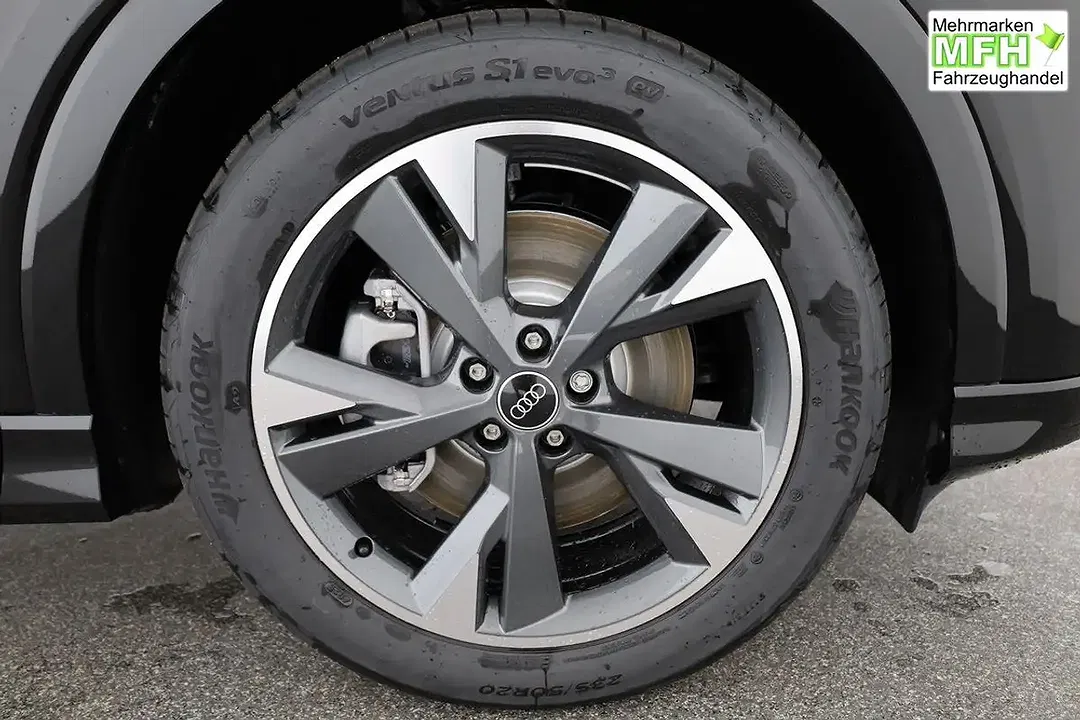 Audi Q4 e-tron - Thumbnail 4