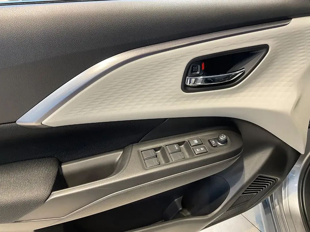 Suzuki Swift - Thumbnail 10
