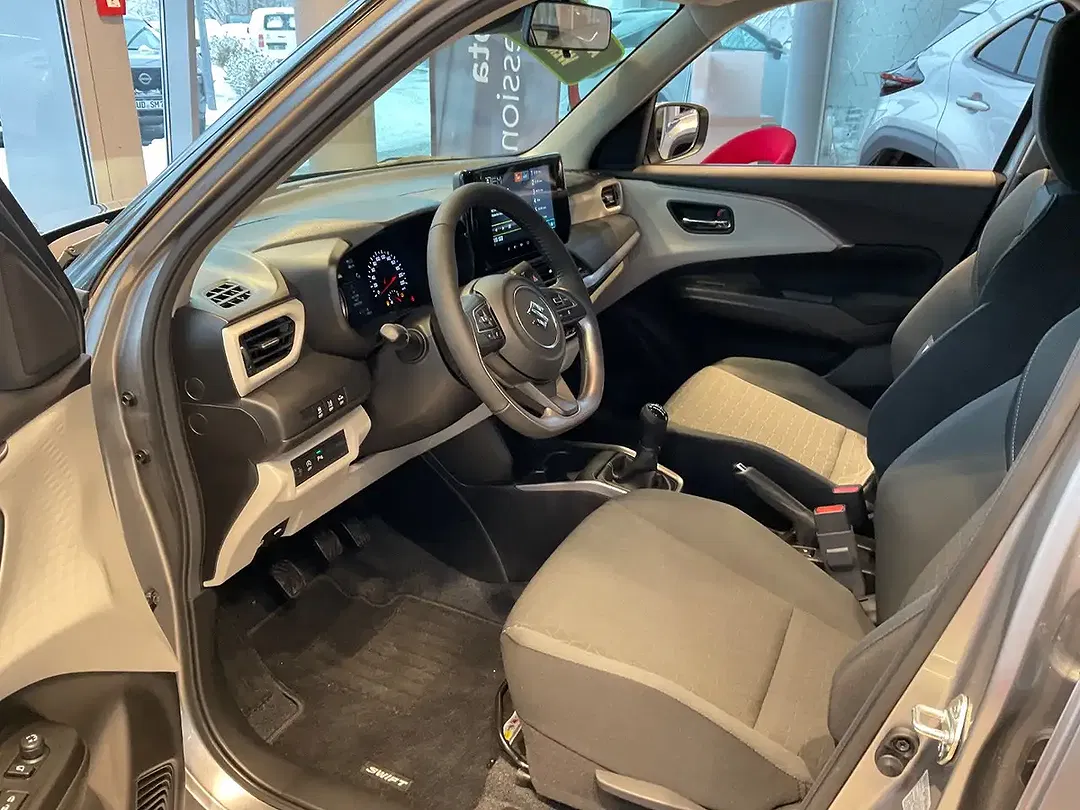 Suzuki Swift - Thumbnail 12