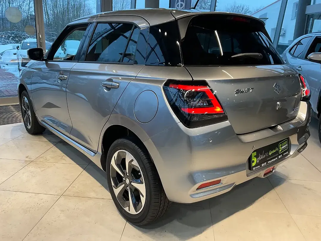 Suzuki Swift - Thumbnail 4