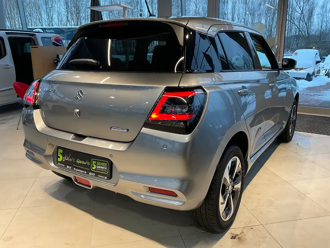 Suzuki Swift - Thumbnail 7