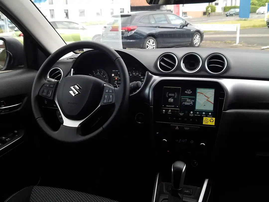Suzuki Vitara - Thumbnail 8