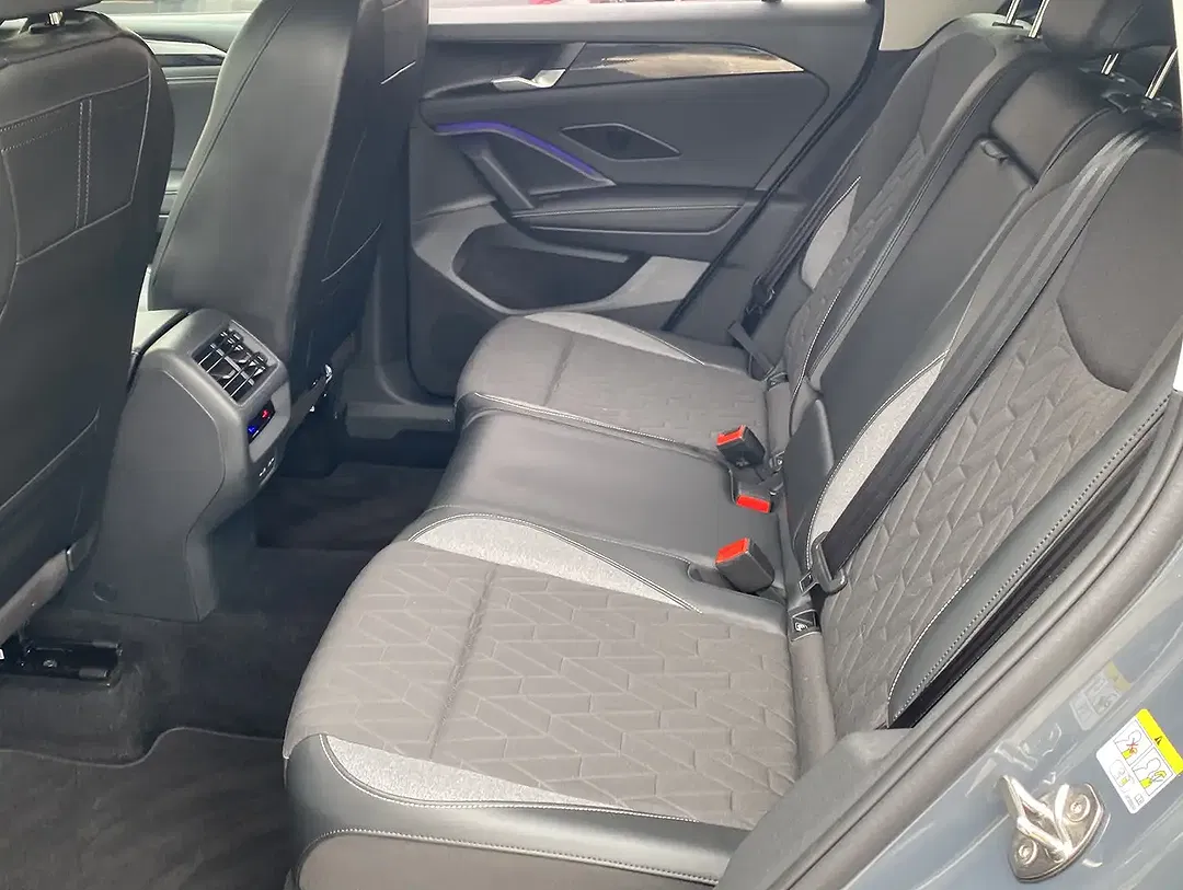 Volkswagen Tiguan - Thumbnail 10