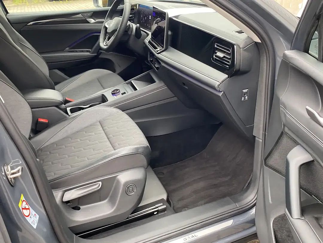 Volkswagen Tiguan - Thumbnail 13