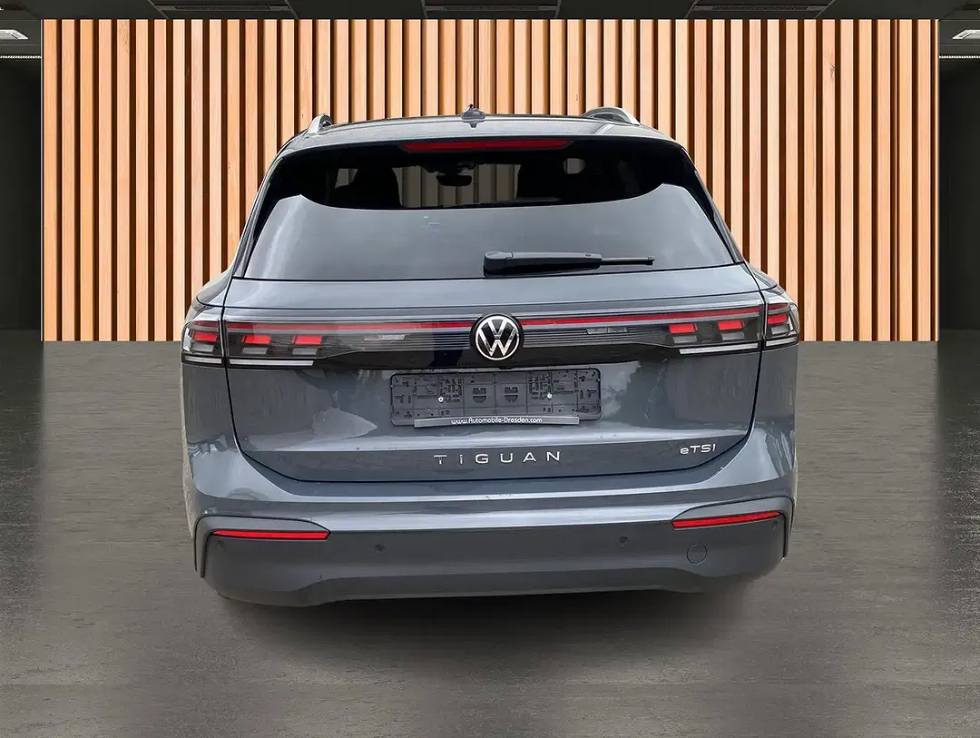 Volkswagen Tiguan - Thumbnail 17