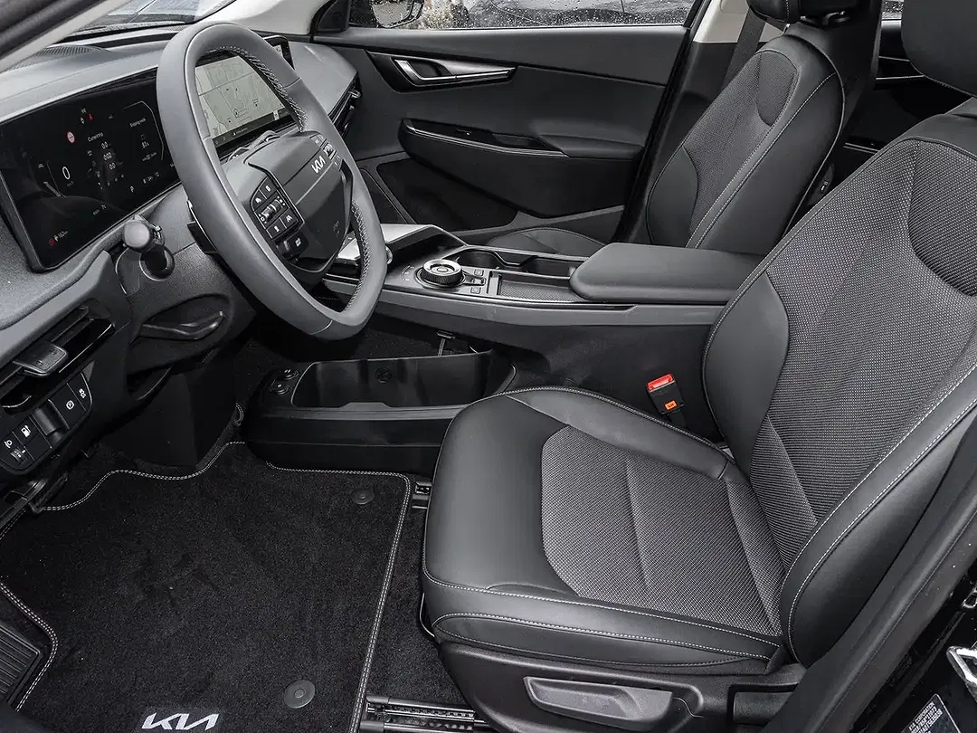 Kia EV6 - Thumbnail 11