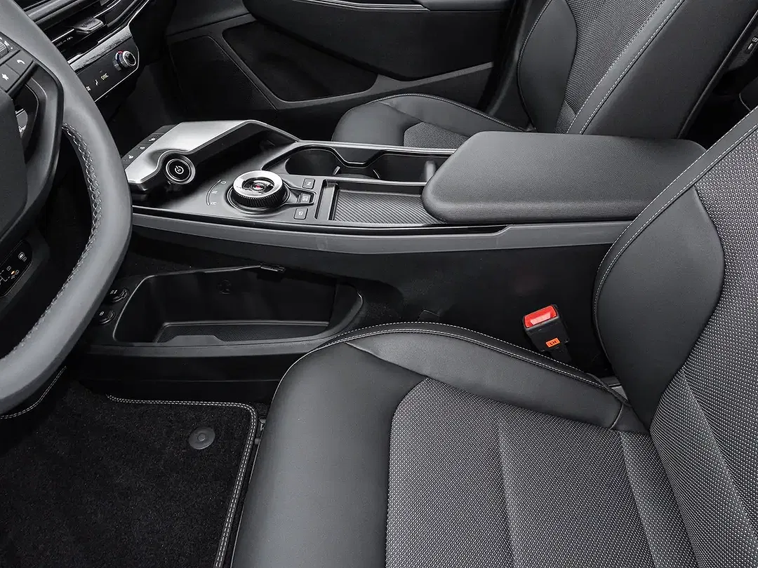 Kia EV6 - Thumbnail 12