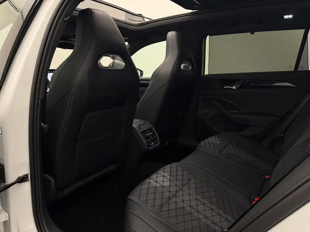Volkswagen Passat Variant - Thumbnail 14