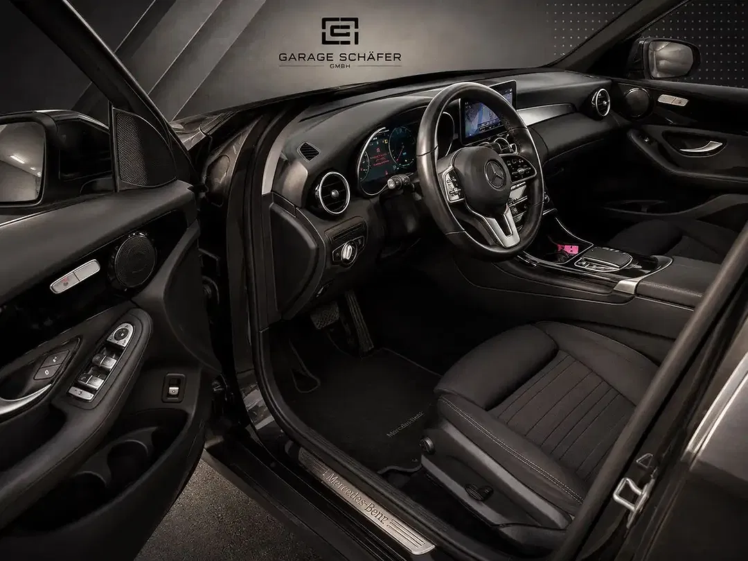 Mercedes-Benz GLC 300 - Thumbnail 9