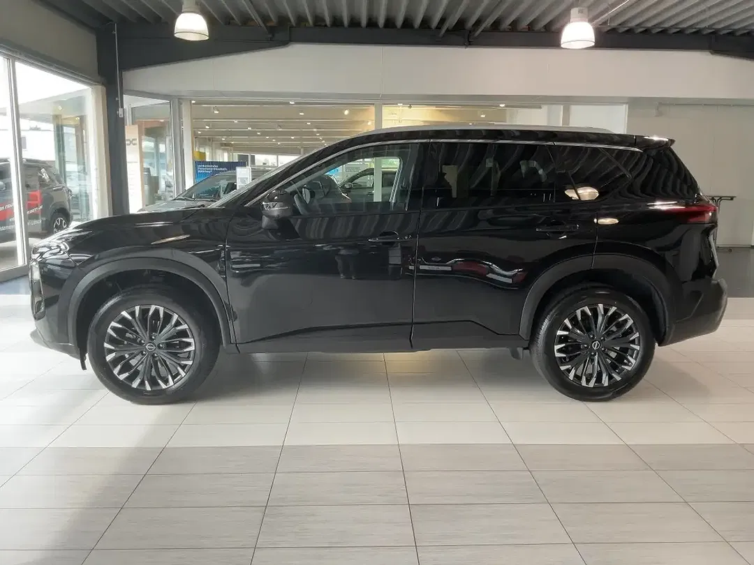 Nissan X-Trail - Thumbnail 2