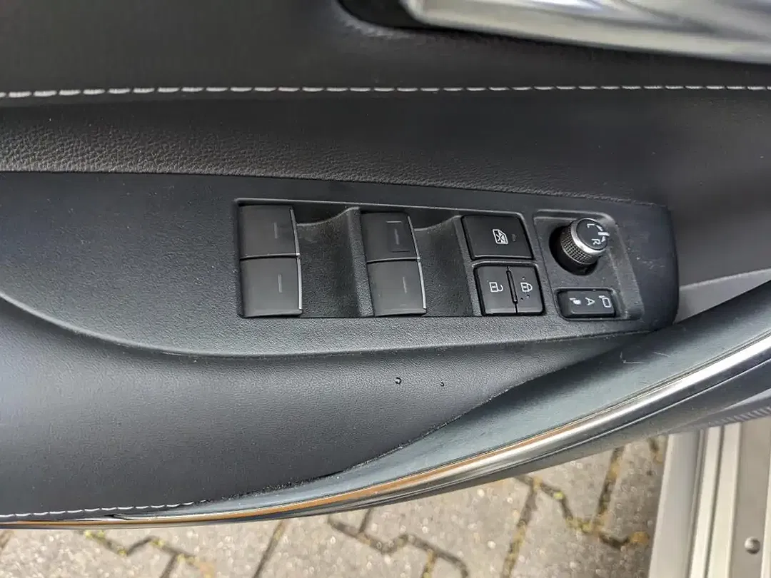Suzuki Swace - Thumbnail 9