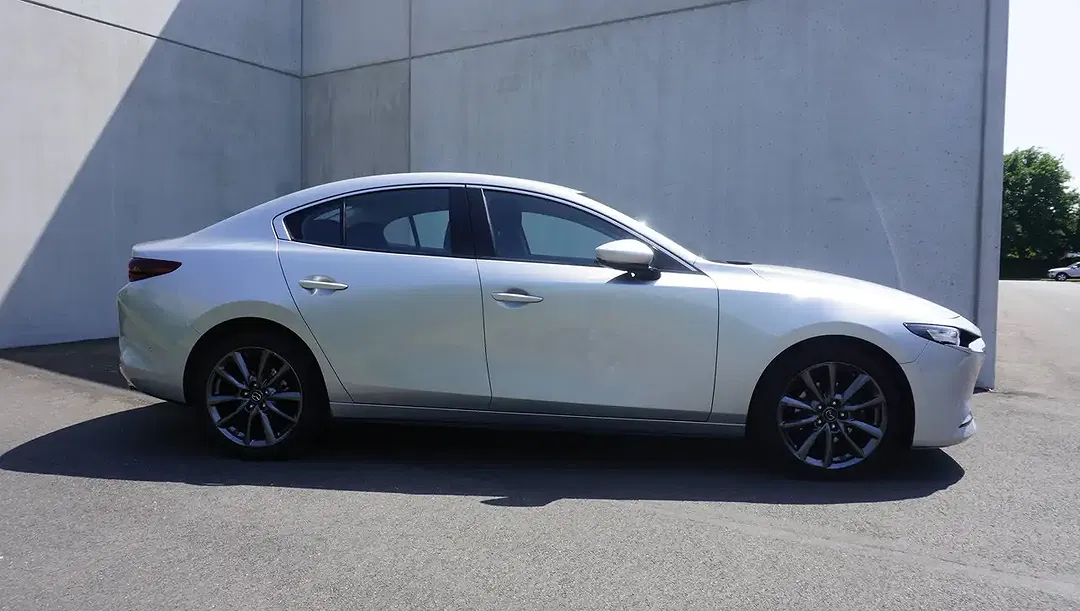 Mazda 3 - Thumbnail 7