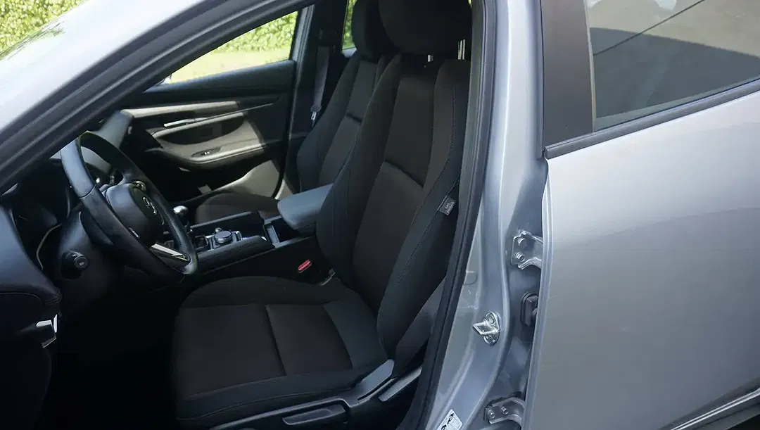 Mazda 3 - Thumbnail 8