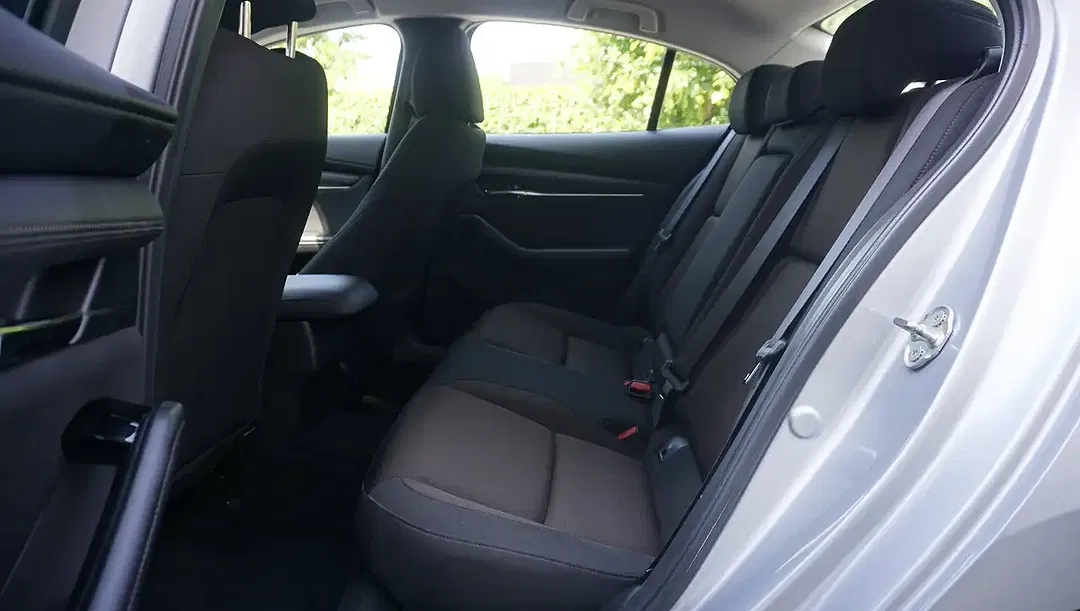 Mazda 3 - Thumbnail 9
