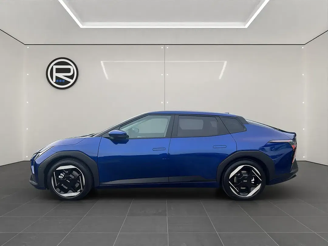 Kia EV4 - Thumbnail 3