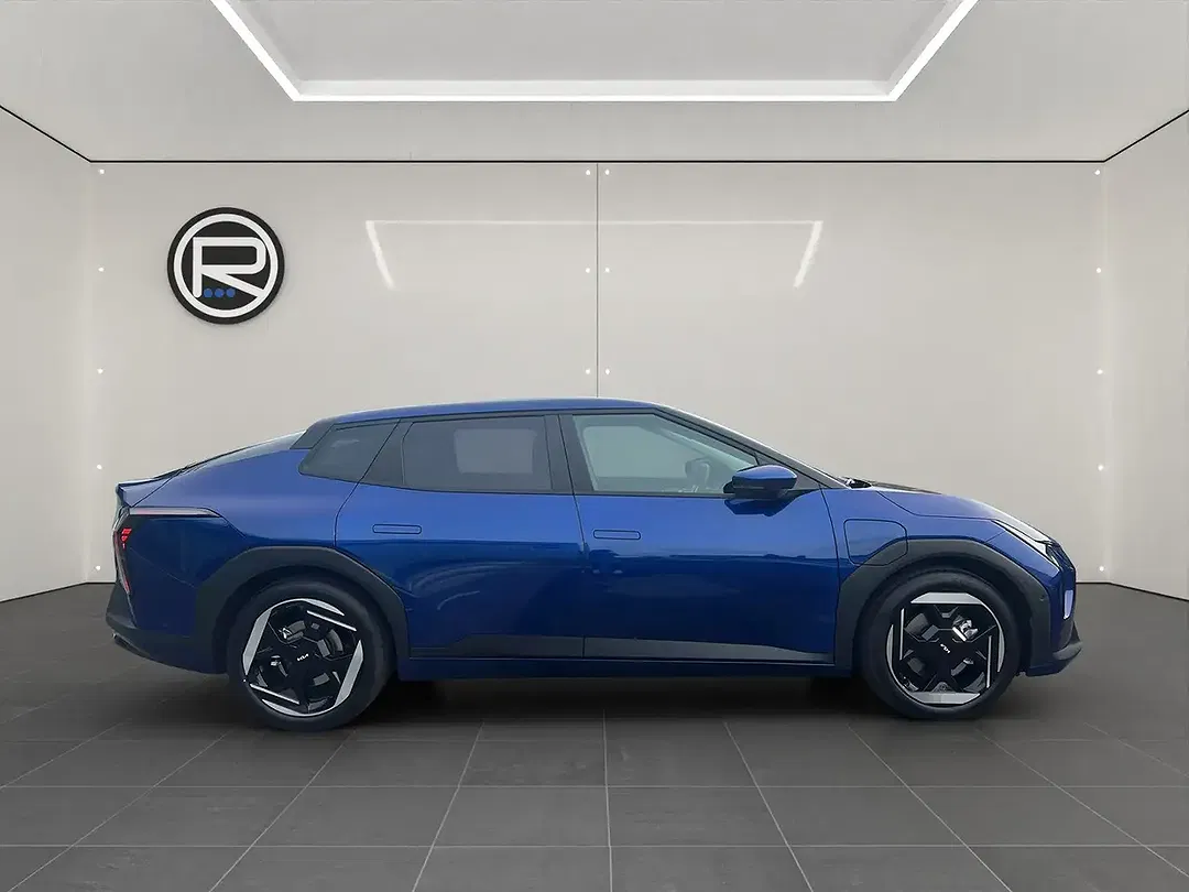 Kia EV4 - Thumbnail 4
