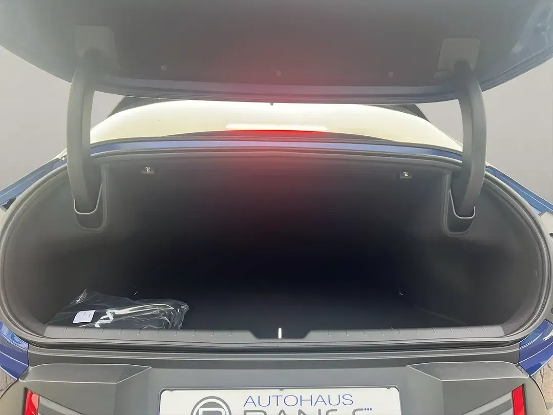 Kia EV4 - Thumbnail 9