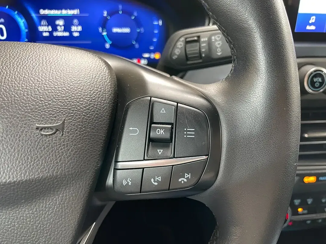 Ford Focus - Thumbnail 11