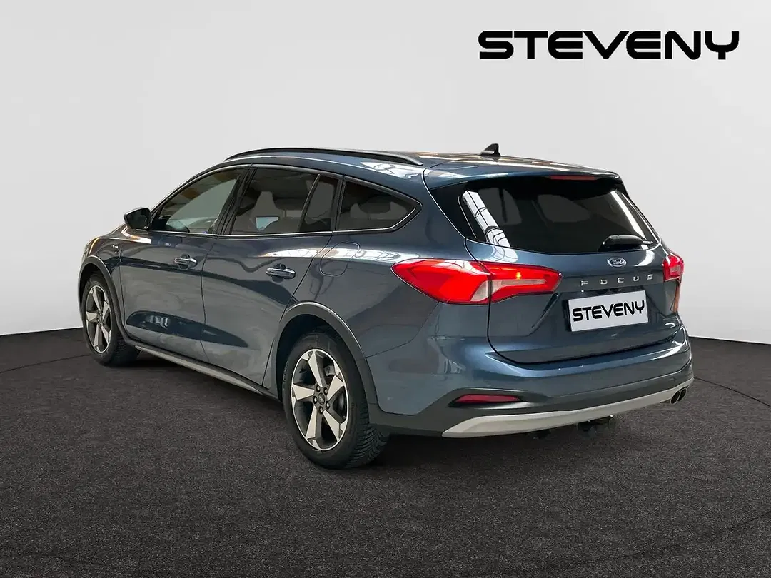 Ford Focus - Thumbnail 3