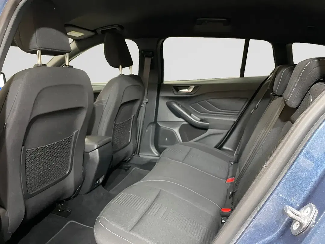 Ford Focus - Thumbnail 6