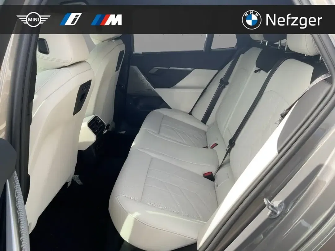 BMW 520 - Thumbnail 8