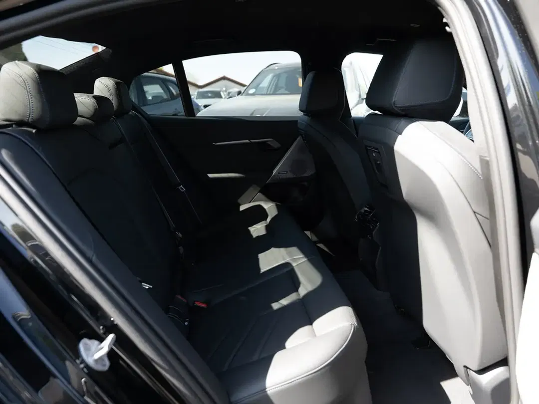 BMW 520 - Thumbnail 10