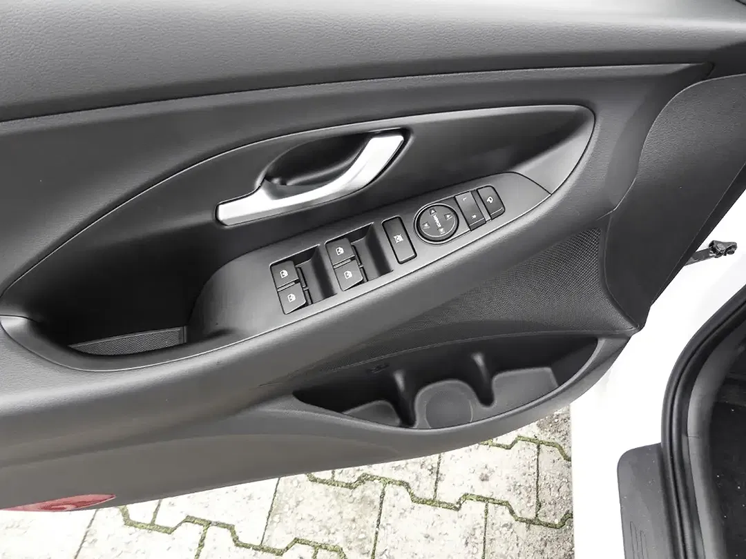 Hyundai i30 - Thumbnail 13