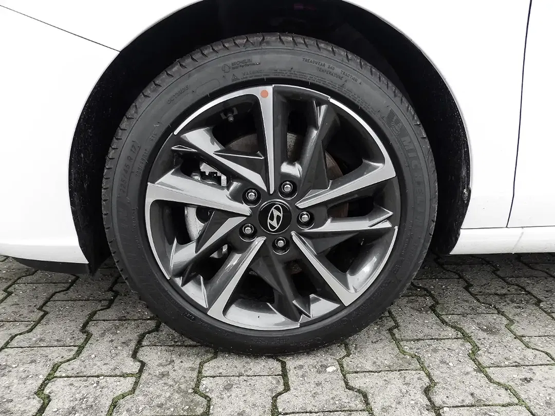 Hyundai i30 - Thumbnail 3