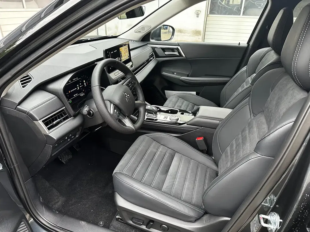 Mitsubishi Outlander - Thumbnail 13