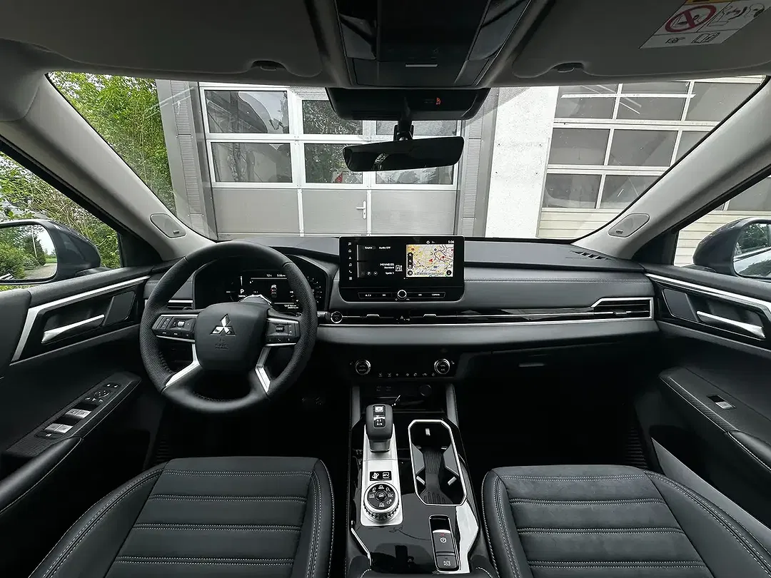 Mitsubishi Outlander - Thumbnail 15
