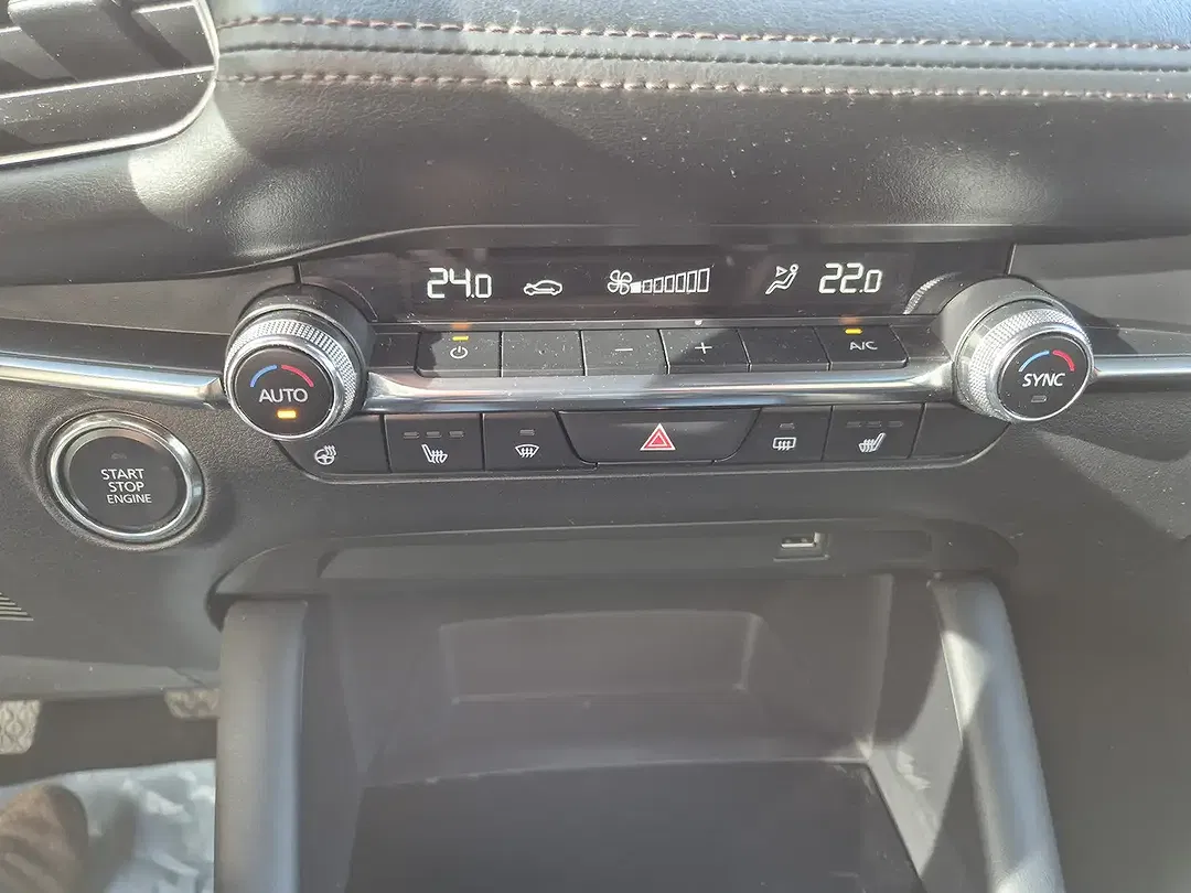 Mazda 3 - Thumbnail 14