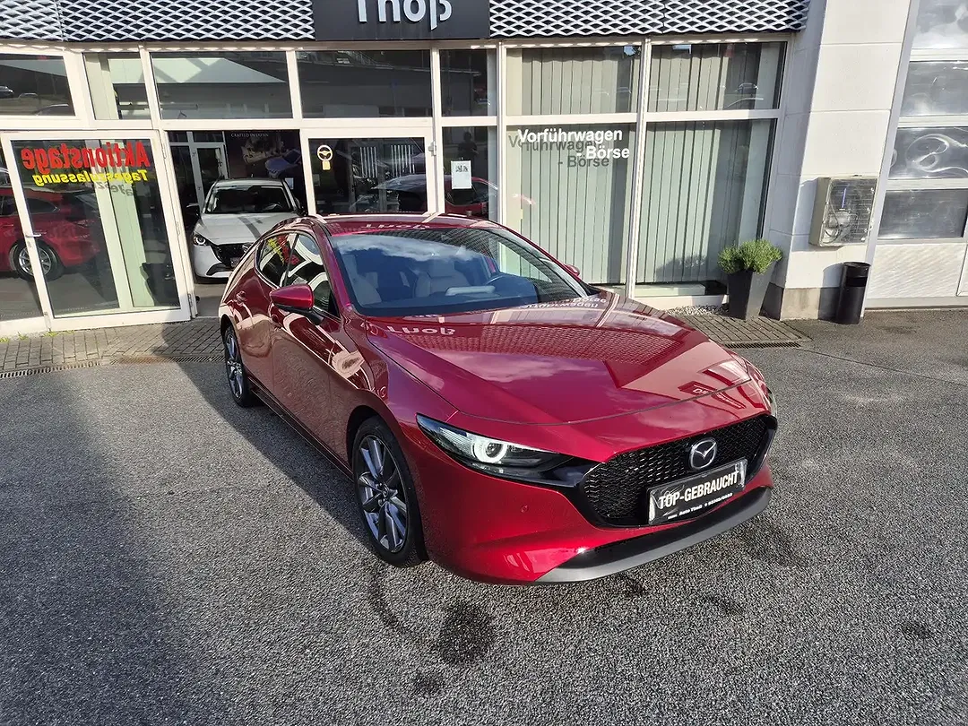 Mazda 3 - Thumbnail 3