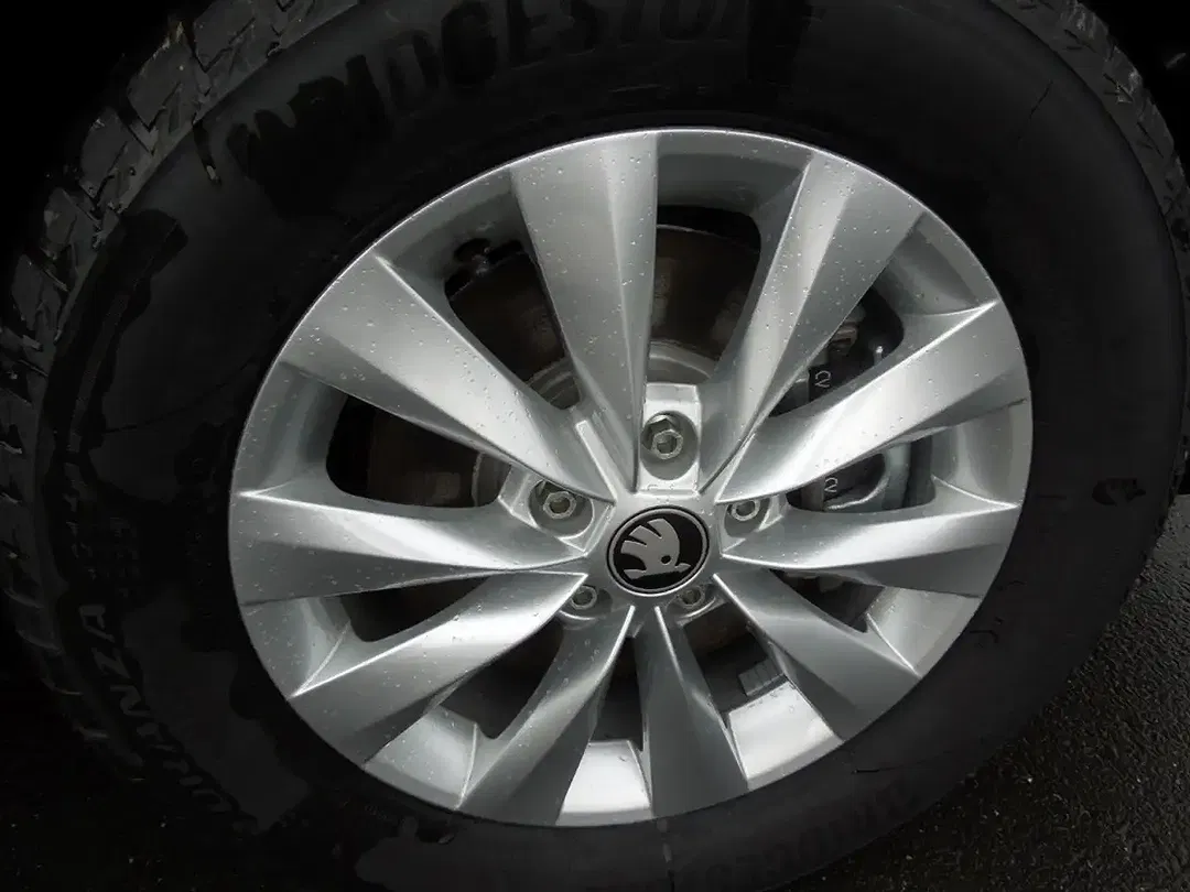 Skoda Karoq - Thumbnail 14
