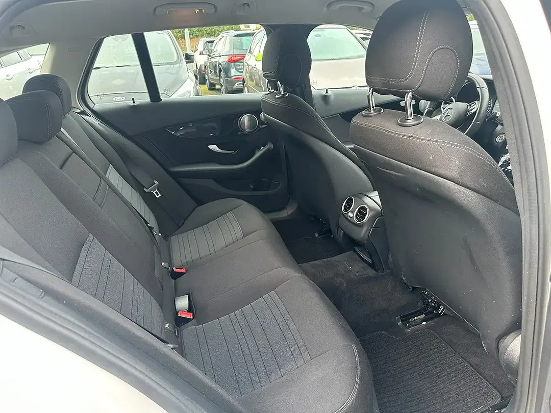 Mercedes-Benz C 300 - Thumbnail 14