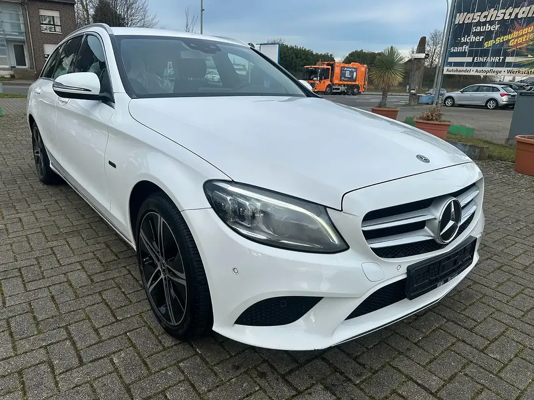Mercedes-Benz C 300 - Thumbnail 3