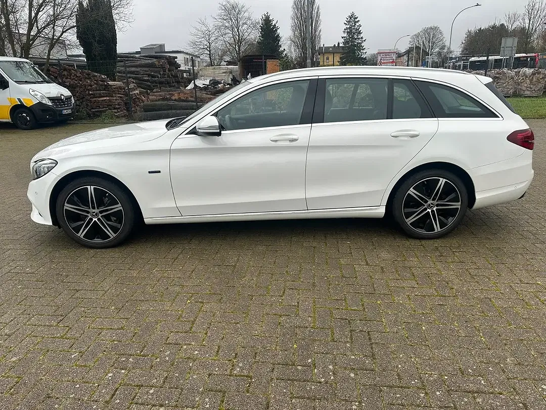 Mercedes-Benz C 300 - Thumbnail 4