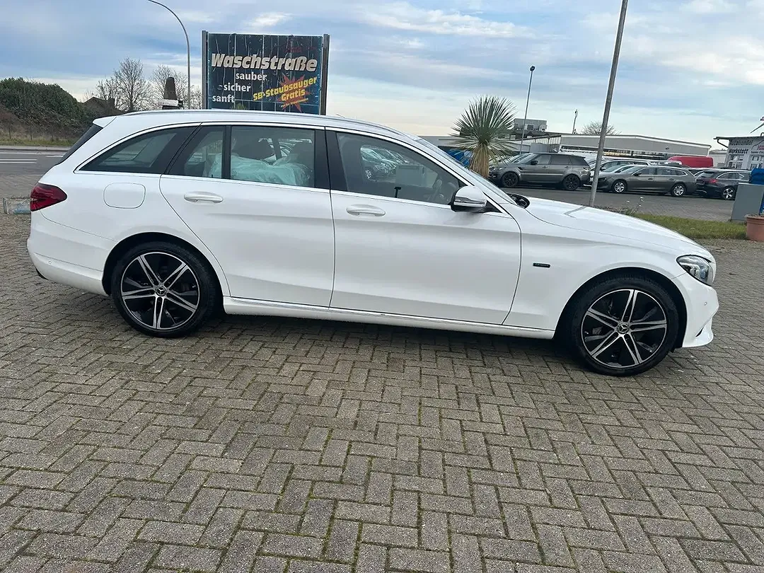 Mercedes-Benz C 300 - Thumbnail 5