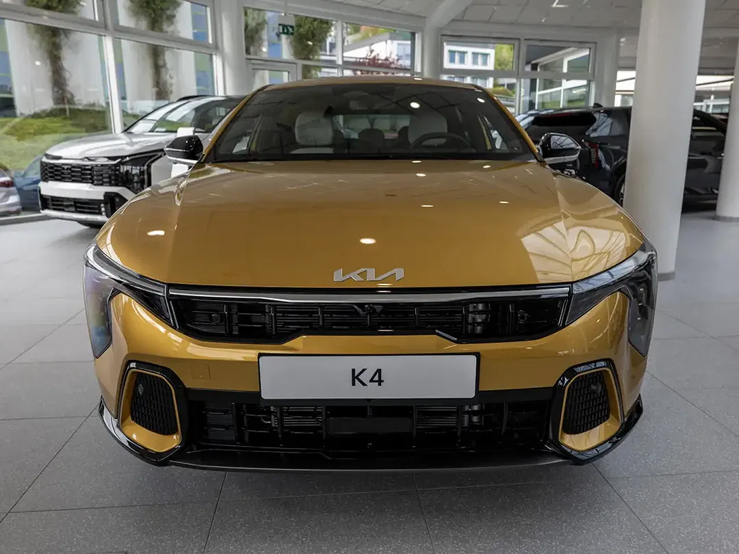 Kia K4 - Thumbnail 3