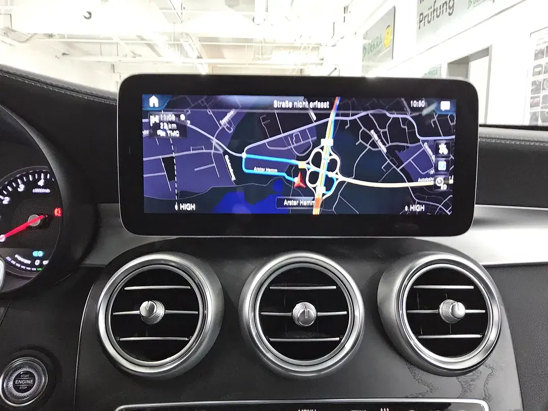 Mercedes-Benz GLC 300 - Thumbnail 6