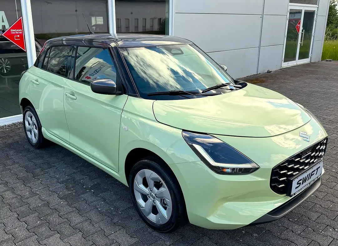 Suzuki Swift - Thumbnail 1