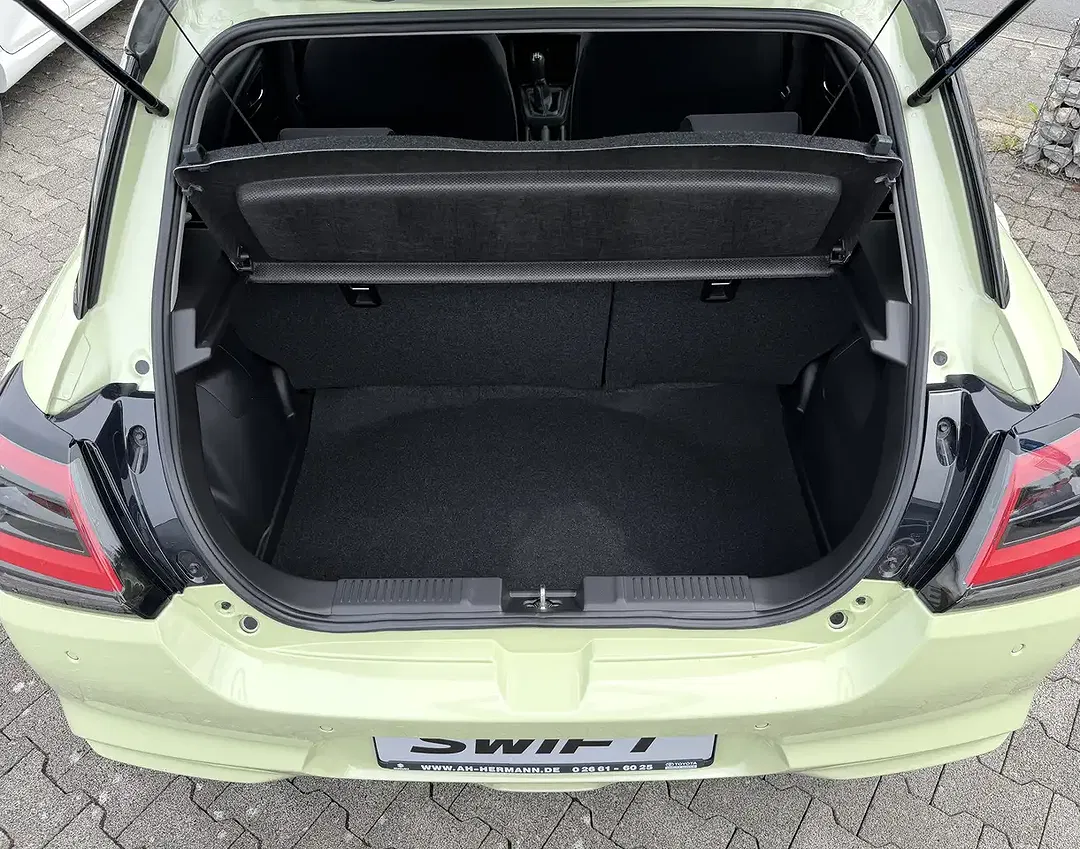 Suzuki Swift - Thumbnail 11
