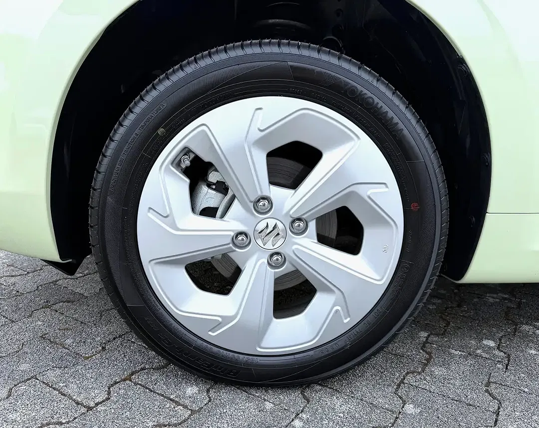 Suzuki Swift - Thumbnail 12