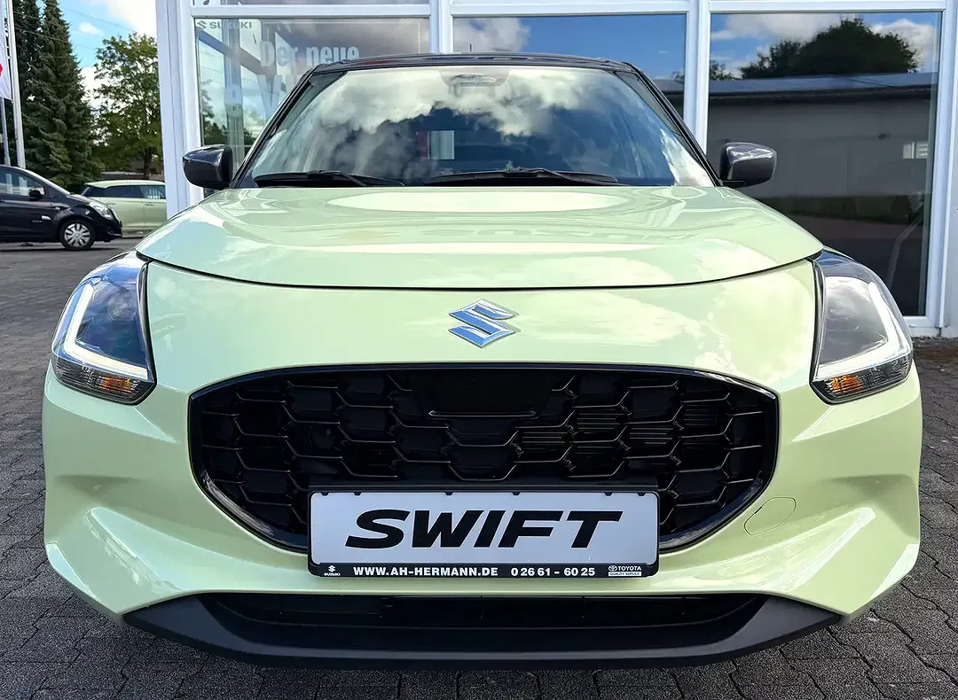 Suzuki Swift - Thumbnail 2