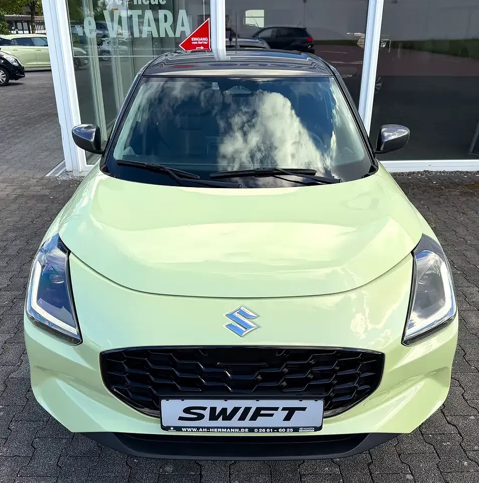 Suzuki Swift - Thumbnail 3
