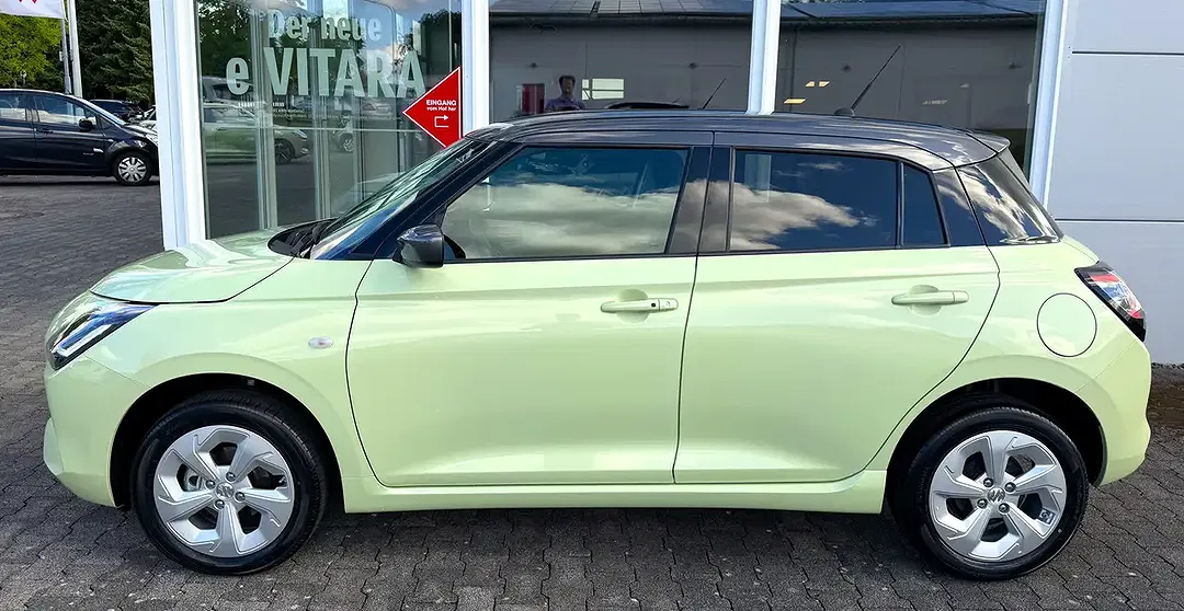 Suzuki Swift - Thumbnail 4