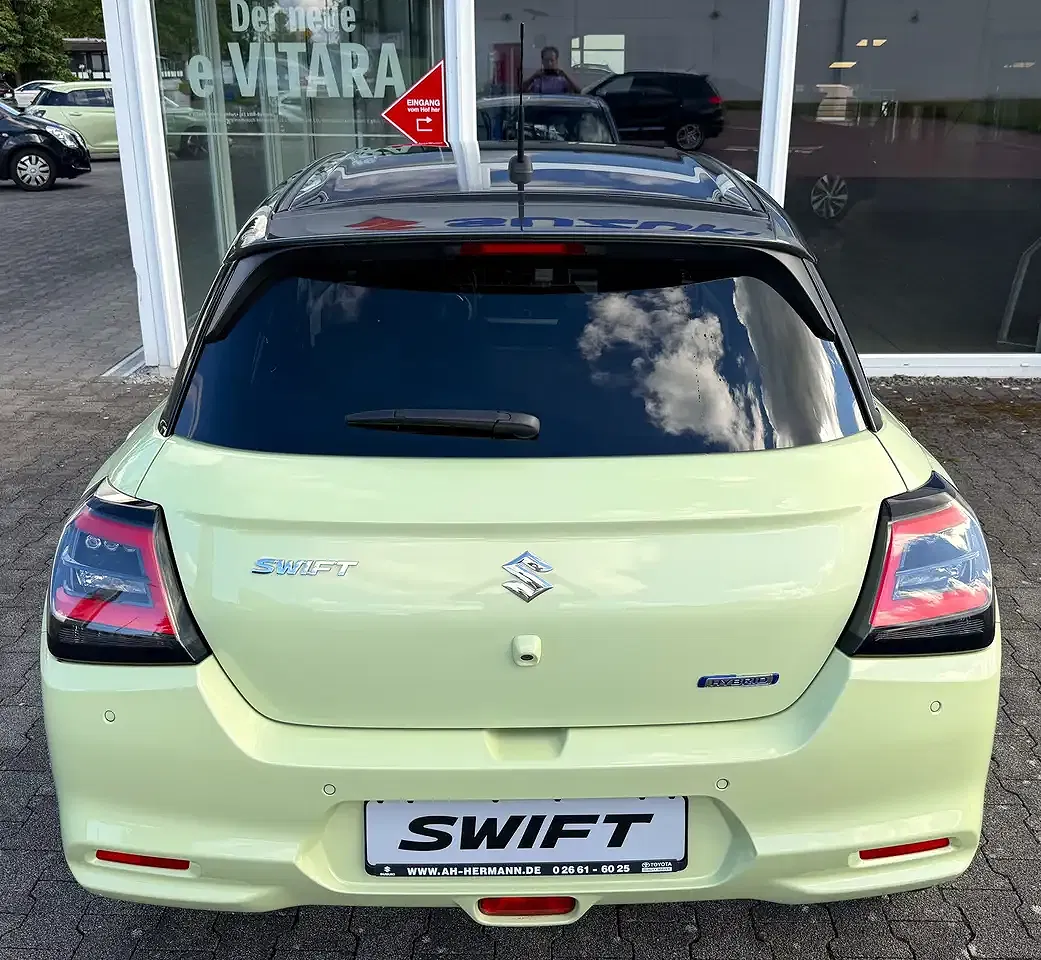 Suzuki Swift - Thumbnail 7