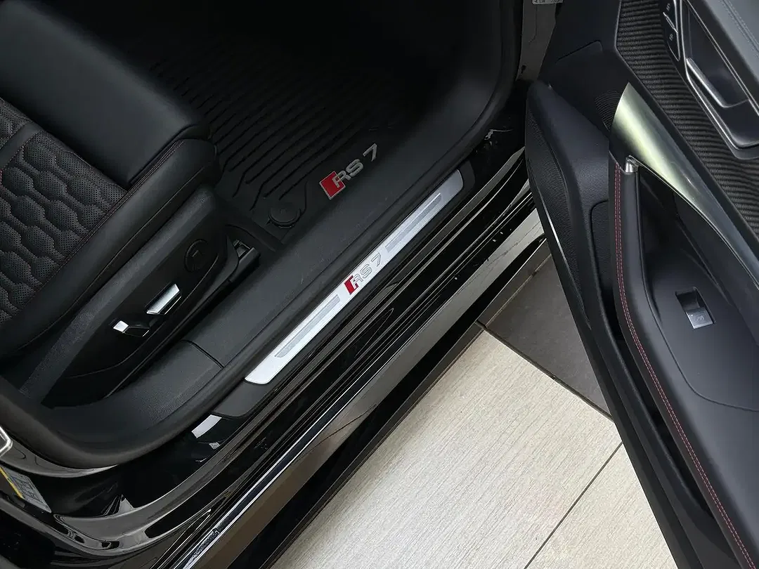 Audi RS7 - Thumbnail 23