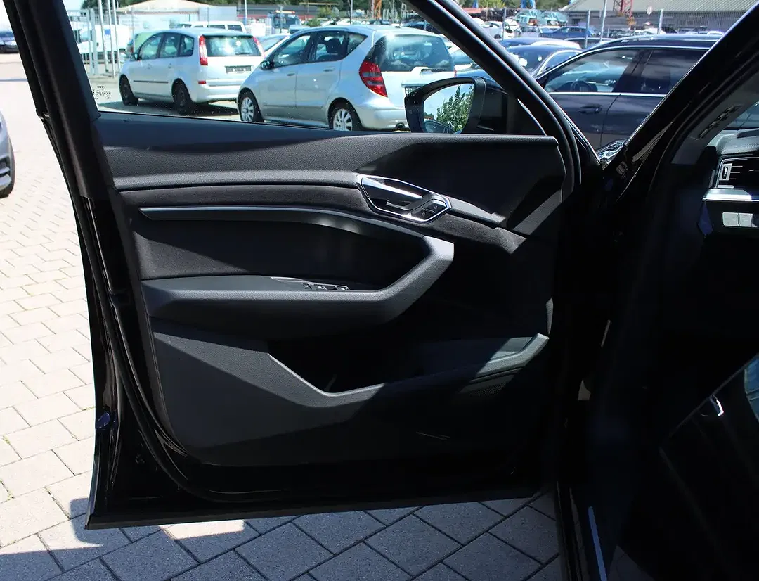 Audi e-tron - Thumbnail 14