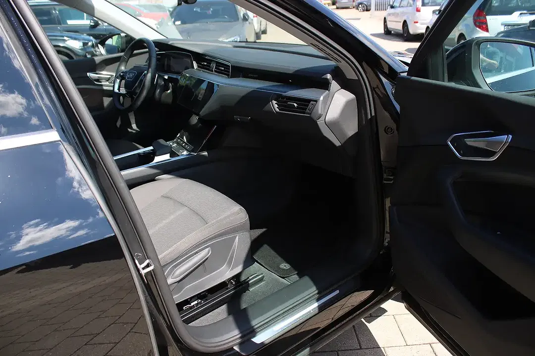 Audi e-tron - Thumbnail 29